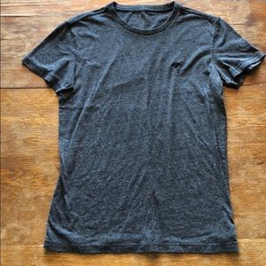 American Eagle t shirt